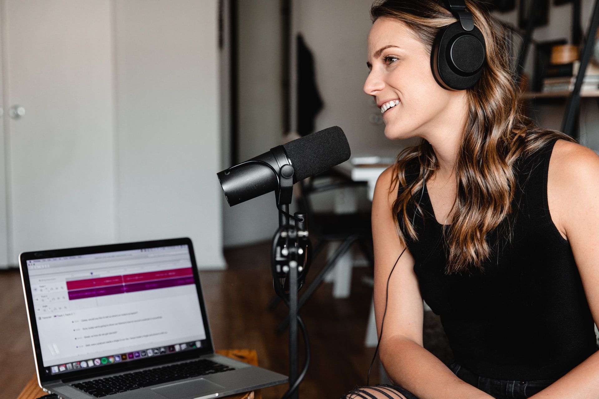 What Are the Benefits of  Podcasts? 5 Reasons Your Blog Needs a Podcast Today
